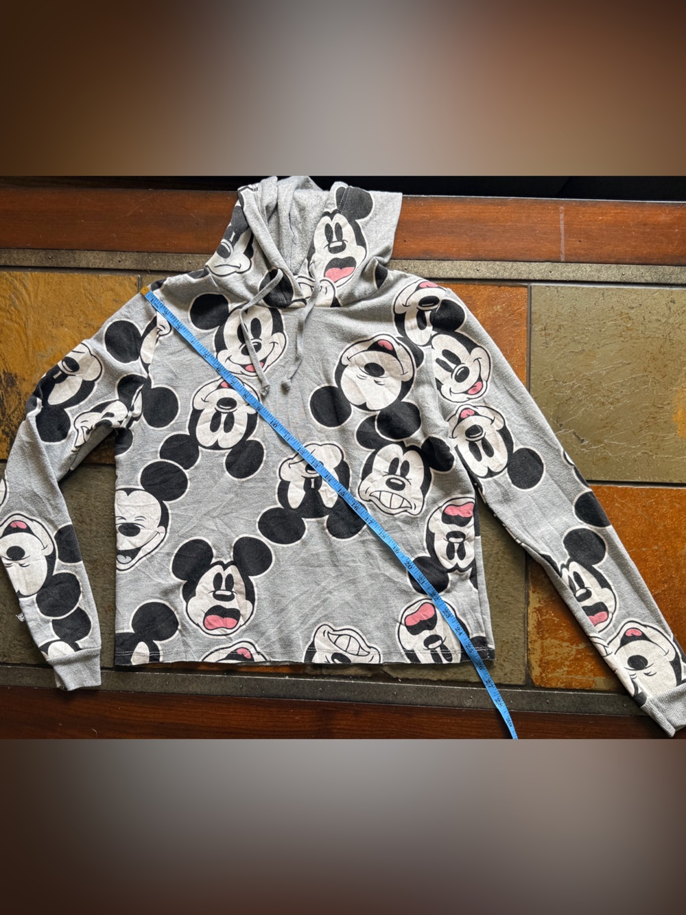 Walt Disney hooded Mickey Mouse sweatshirt hooded faces parks character fun smal